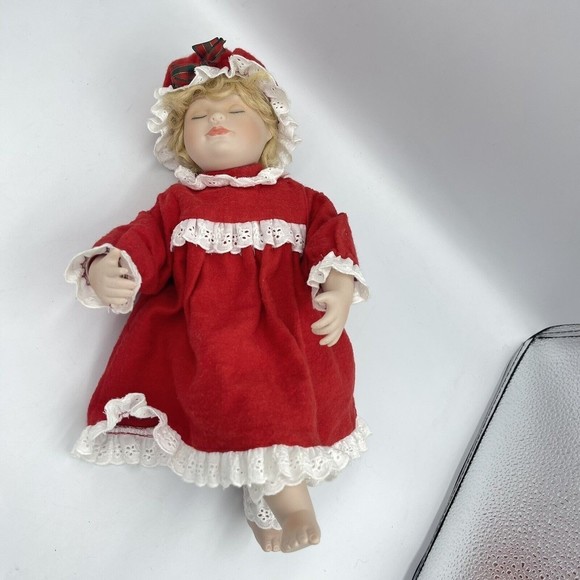 The Danbury Mint Porcelain Doll Waiting for Santa by Elaine Campbell Perfect! - Picture 2 of 16